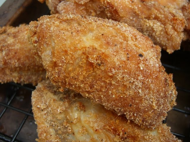 Mini wings in a pile.