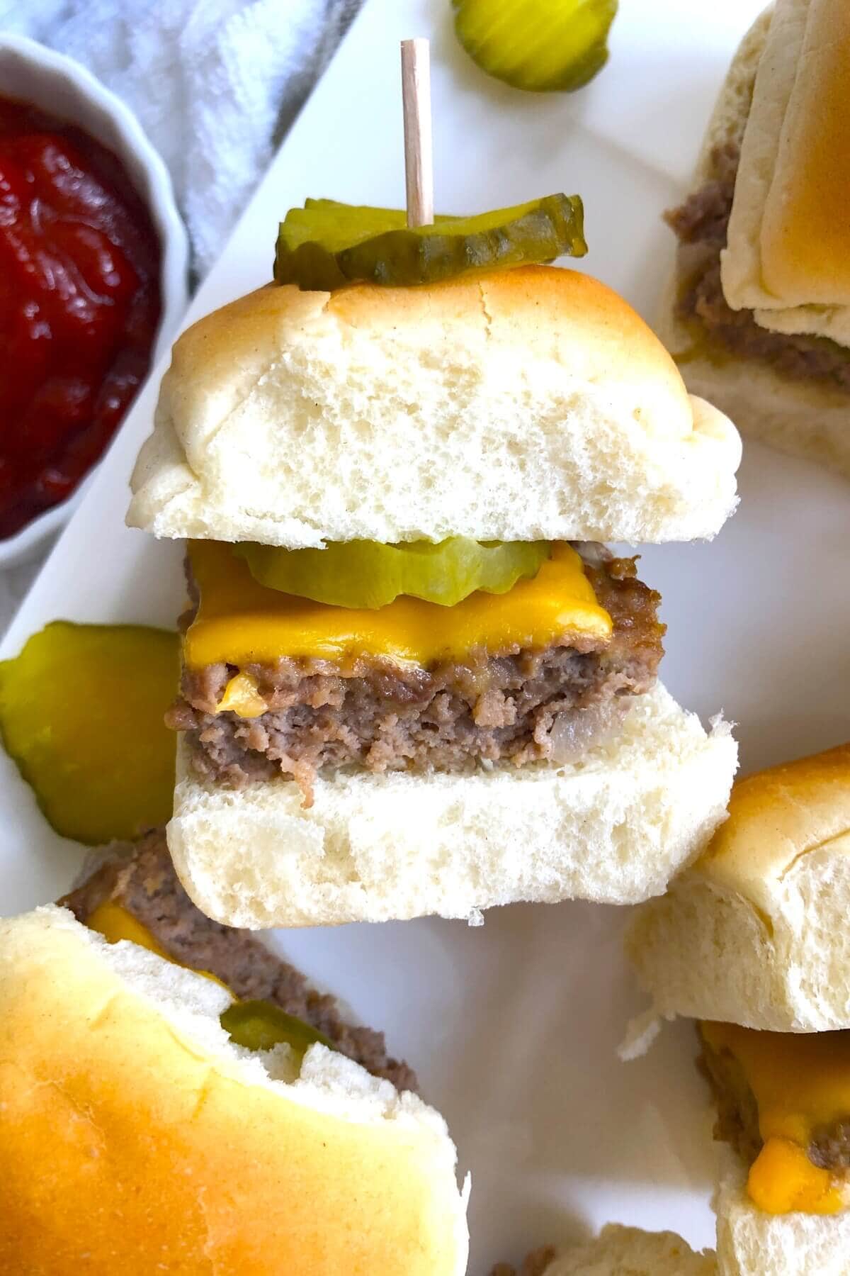 Easy Cheeseburger Sliders for a Crowd