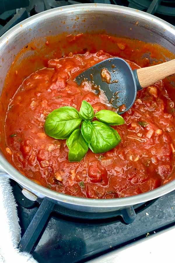 Homemade Marinara Sauce with Fresh Basil