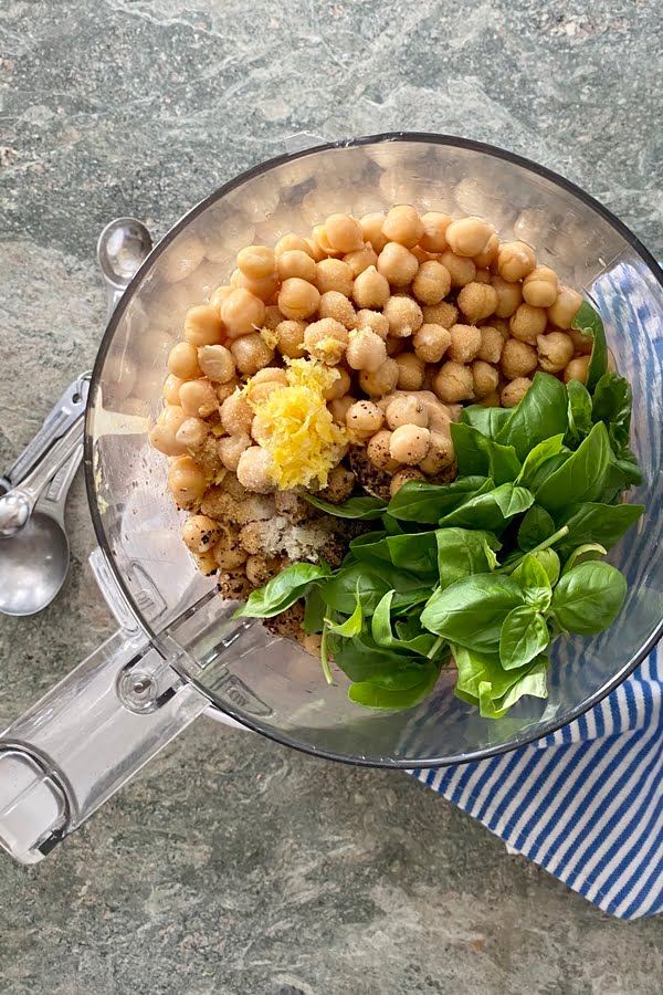 the ingredients for chickpea dip