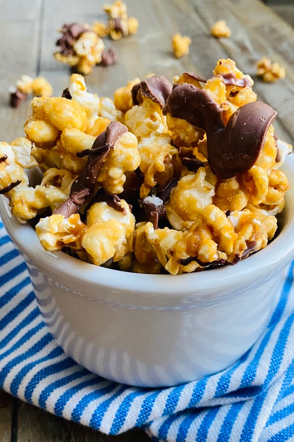 Homemade Salted Caramel Popcorn Recipe