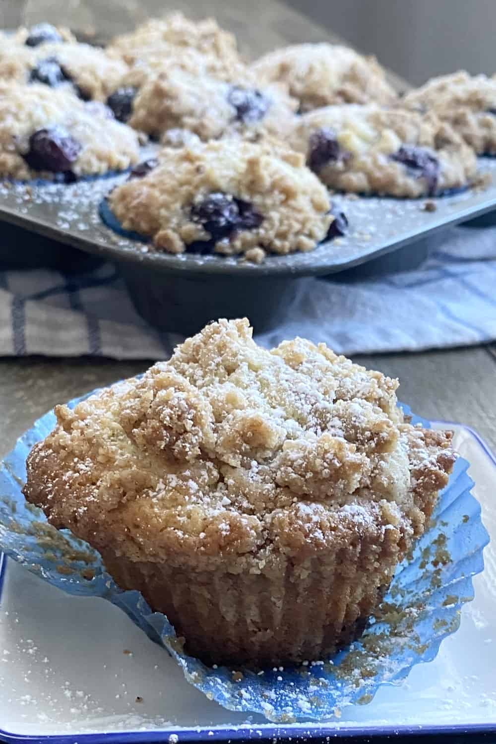 Coffee Cake Muffins {Better than Bakery}