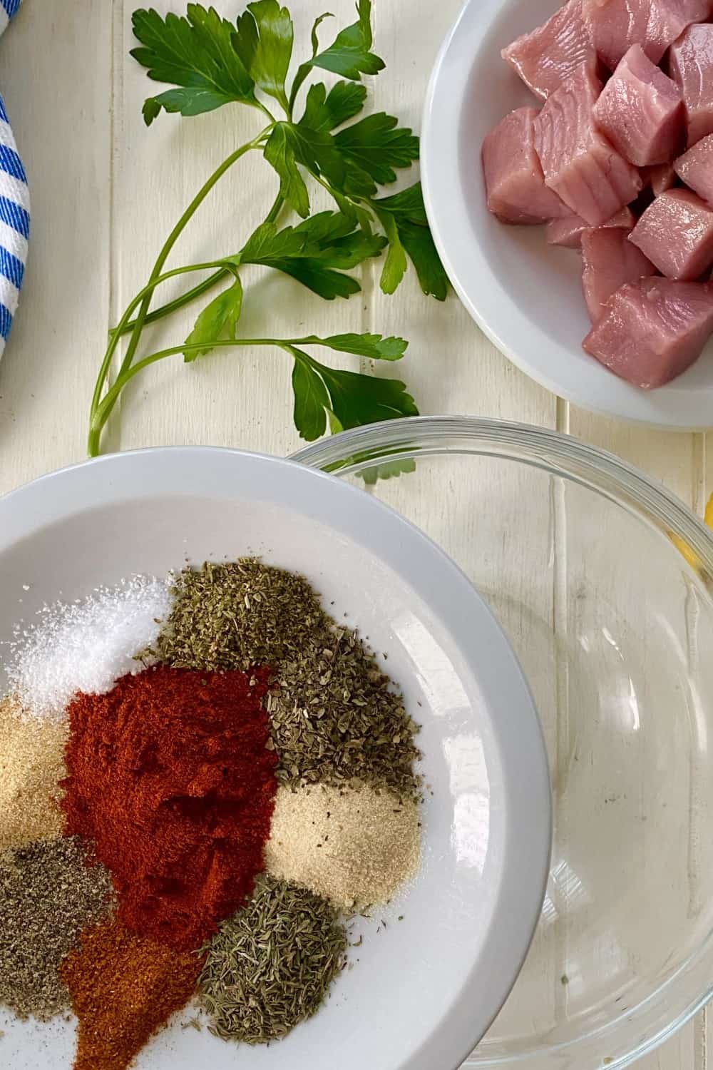 A spice blend for blackening fresh tuna.