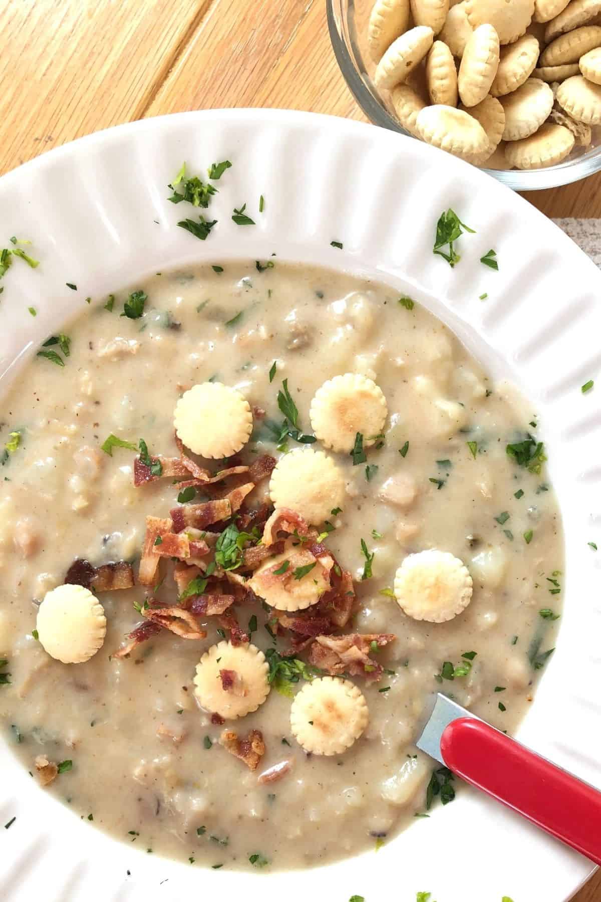 New England Clam Chowder Recipe {Thick & Creamy}