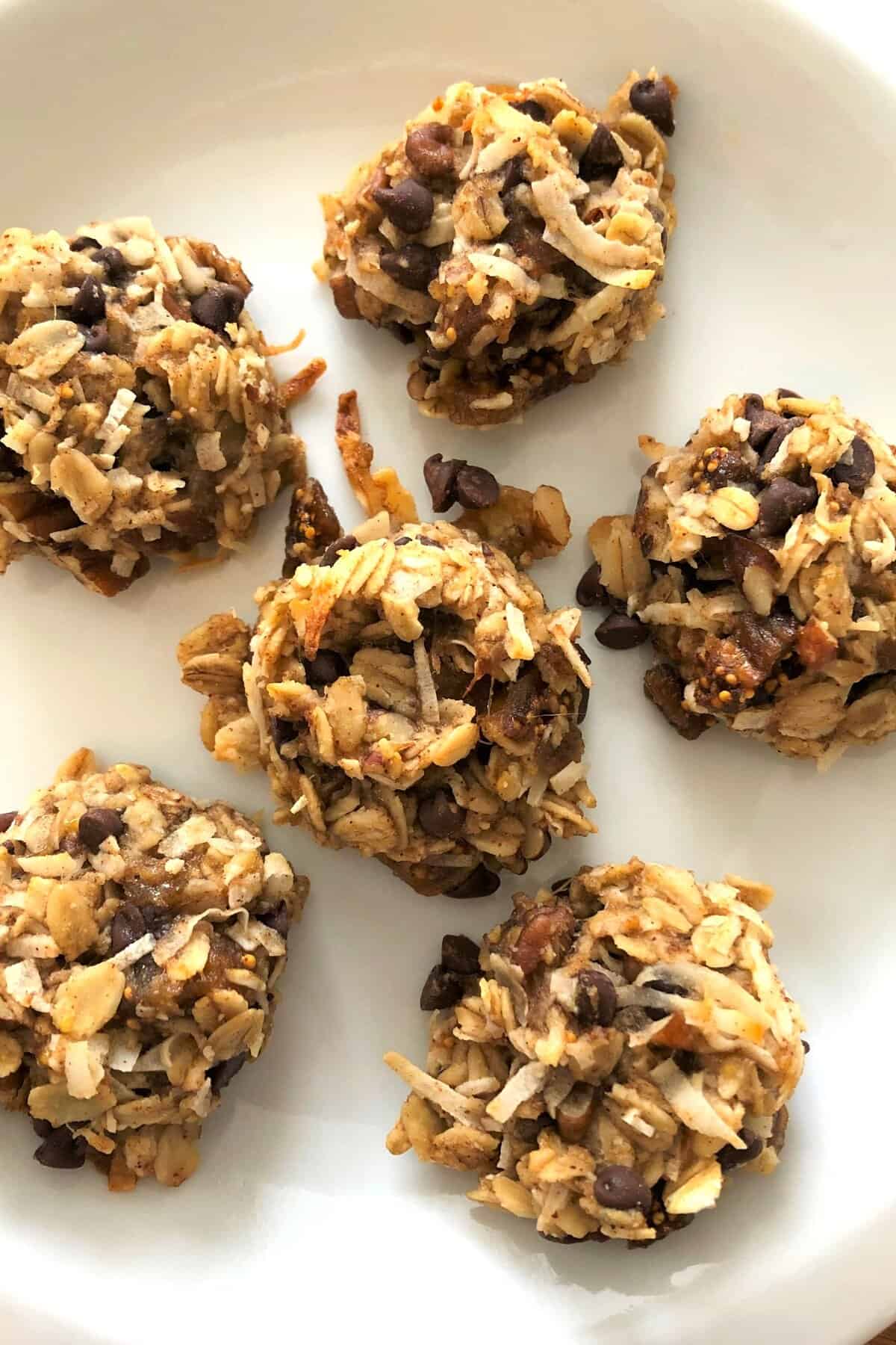 Vegan Granola Cookies with Chocolate Chips and Coconut