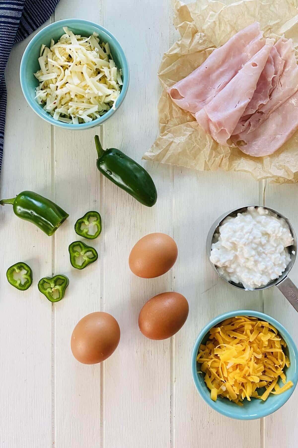 eggs, jalapeno, ham, cheese.