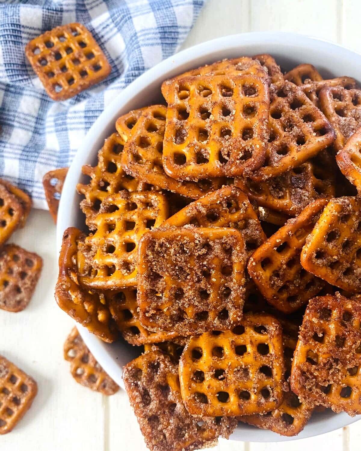 pumpkin spiced pretzels in a bowl.
