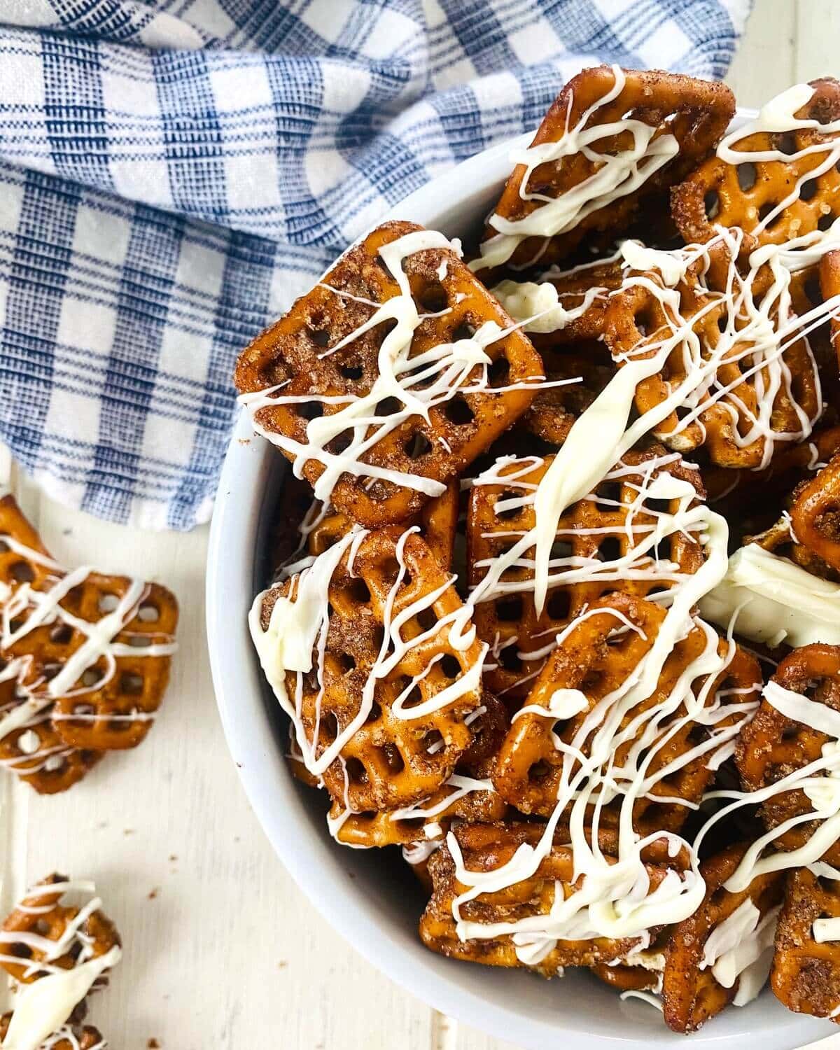 Pumpkin Spice Pretzels with White Chocolate Drizzle