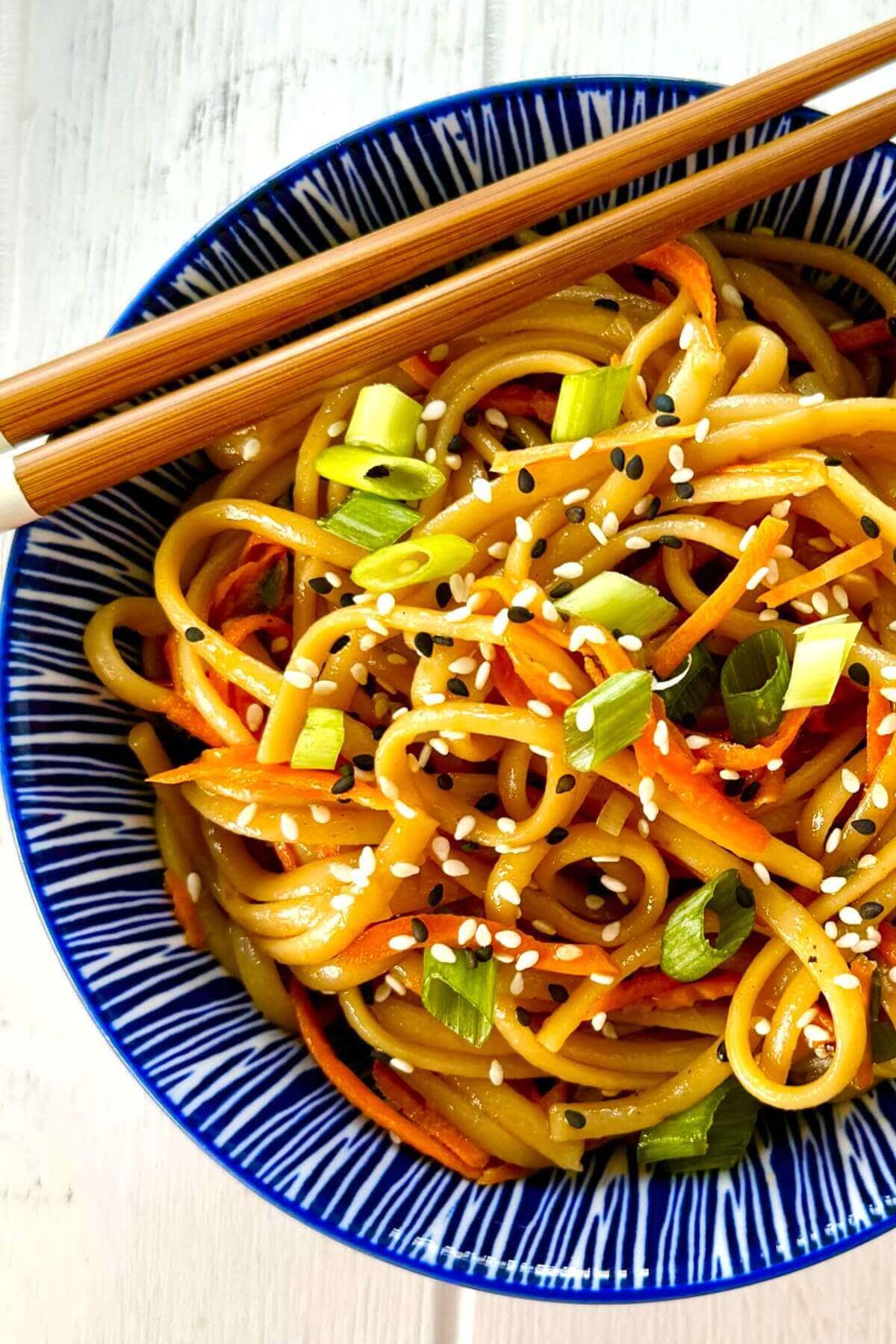 Garlic Sesame Noodles {One Pot Recipe}