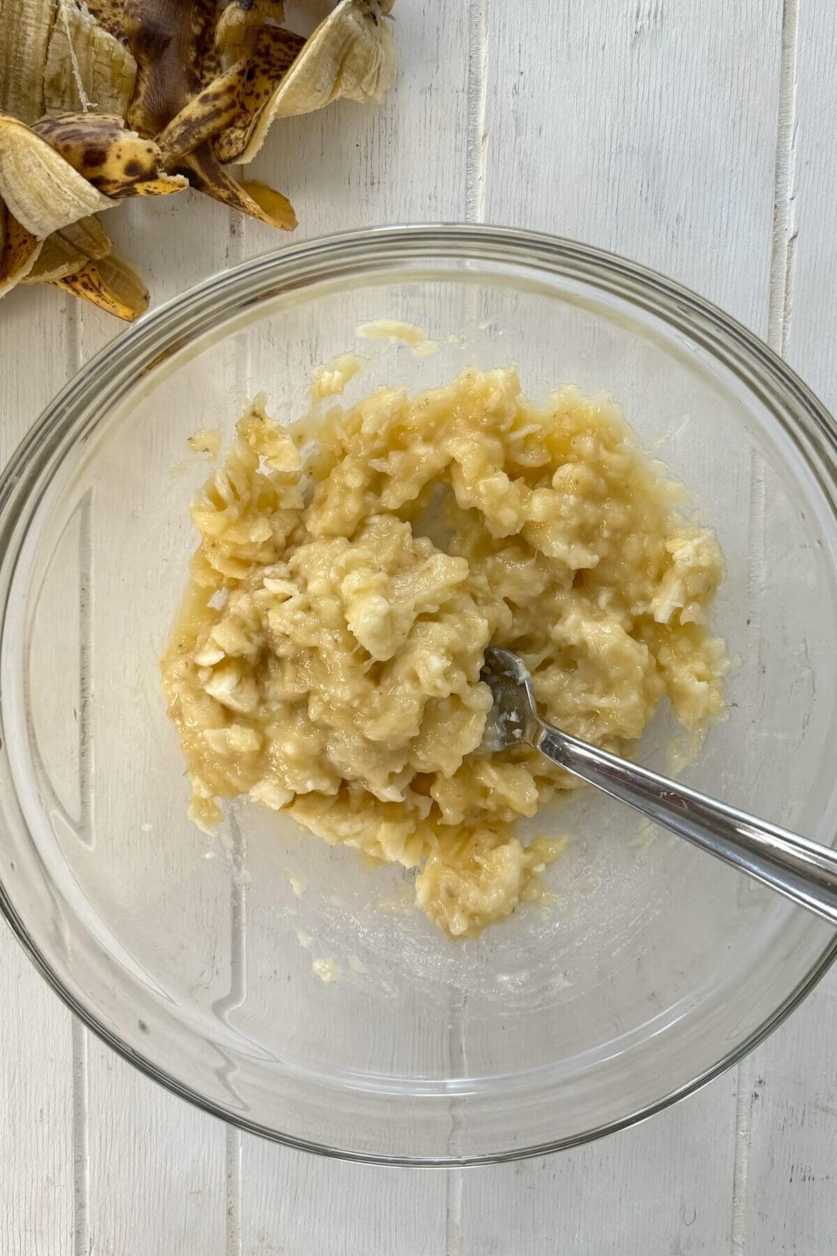 Mashed bananas in a bowl.