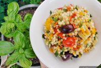 Evdeki Malzemelerle Yazlık Vegan Kuskus Salatası