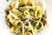 Quick 30 Minute Sausage and Pea Pasta