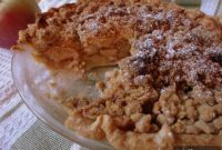 Heavenly Apple Crumb Pie
