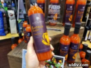 A L'Olivier Basque Pepper Fruit Vinegar bottle on display