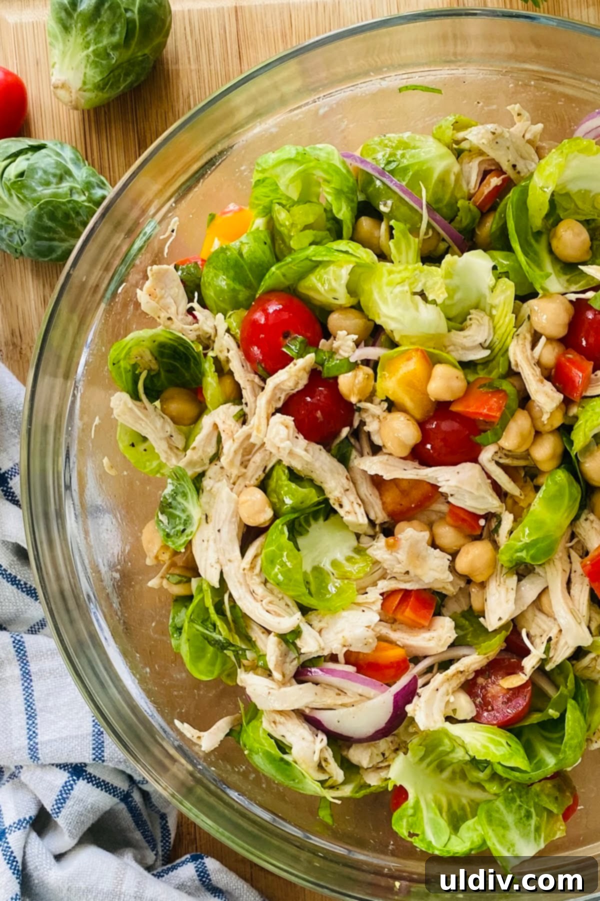 Nourishing Chicken Salad with Brussels and Chickpeas 4 healthy chicken salad with chickpeas and tomatoes