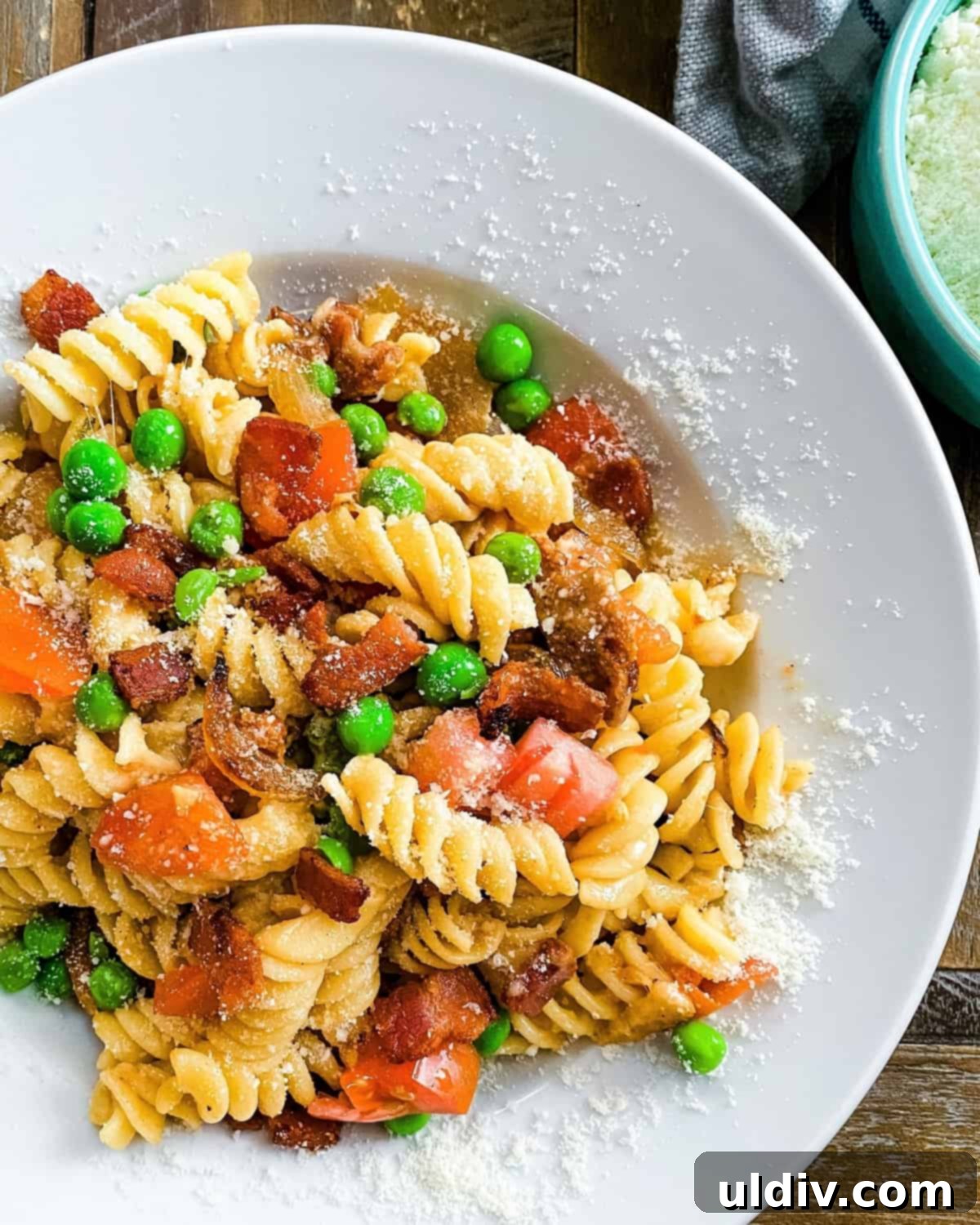 Smoky Bacon, Tomato and Pea Pasta 2 bowl of pasta with bacon, tomatoes, onions and peas