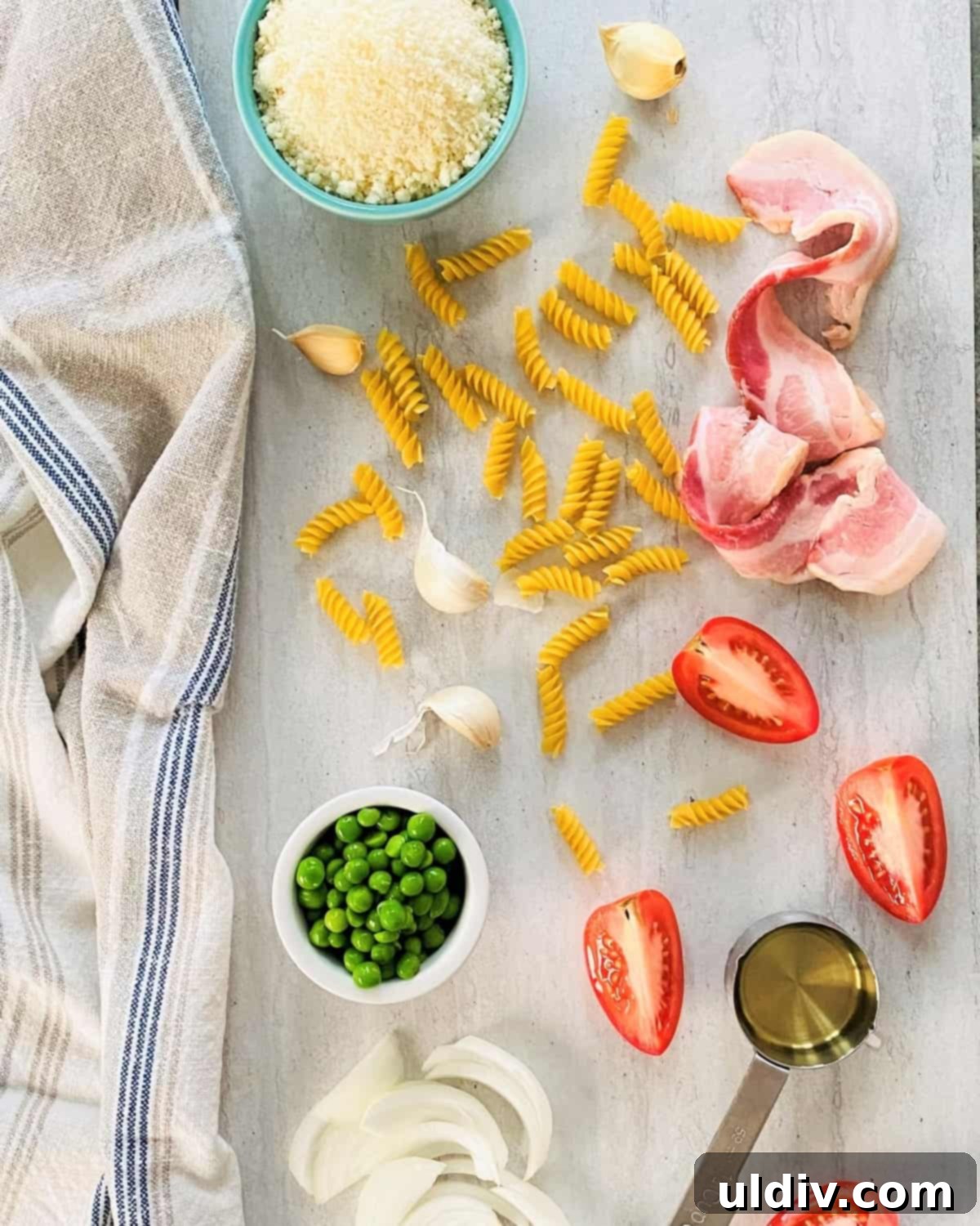 Smoky Bacon, Tomato and Pea Pasta 3 bacon, pasta, tomatoes, peas, white wine, Parmesan