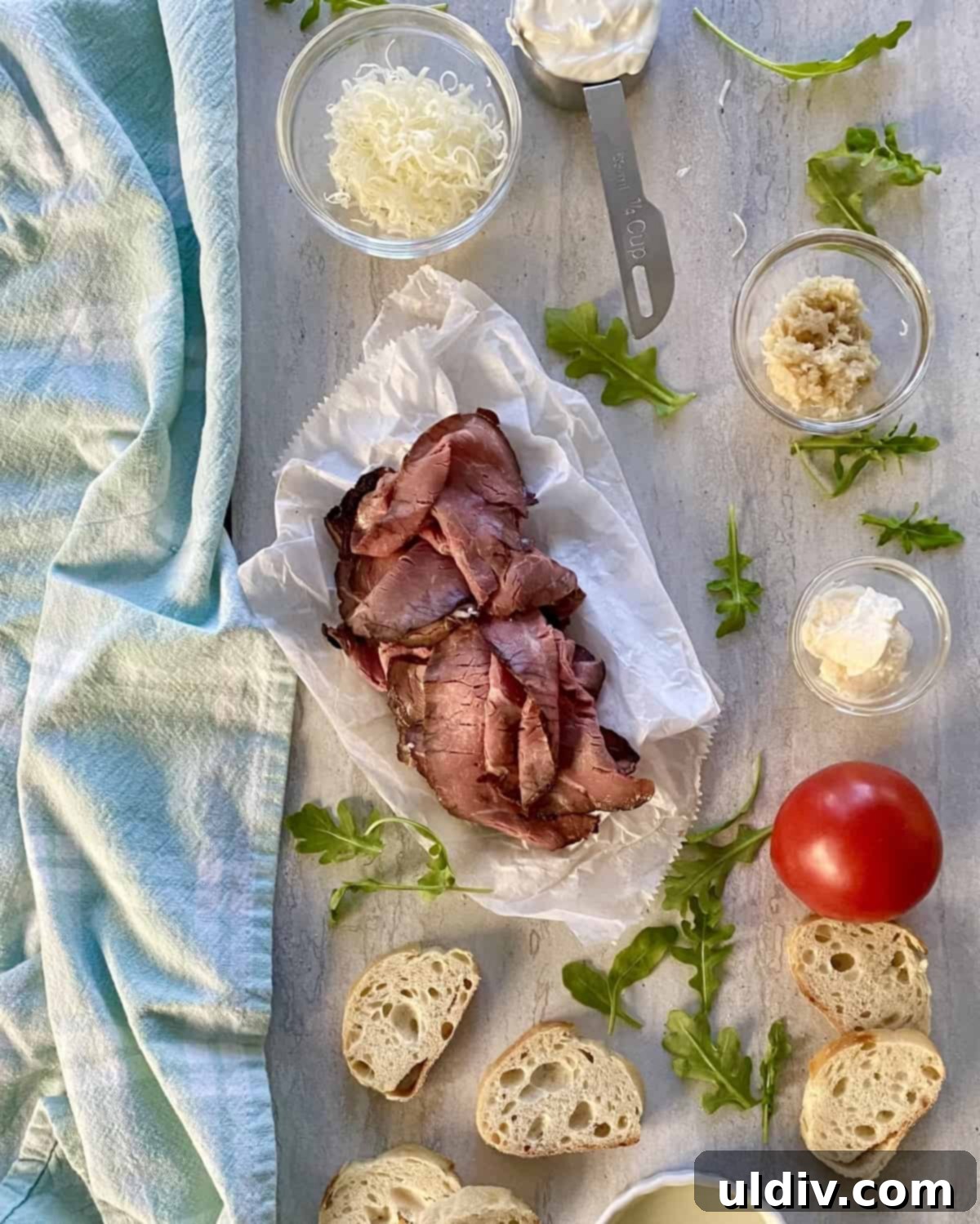 Zesty Roast Beef Crostini 3 roast beef, bread, tomato, horseradish, mayonnaise, sour cream