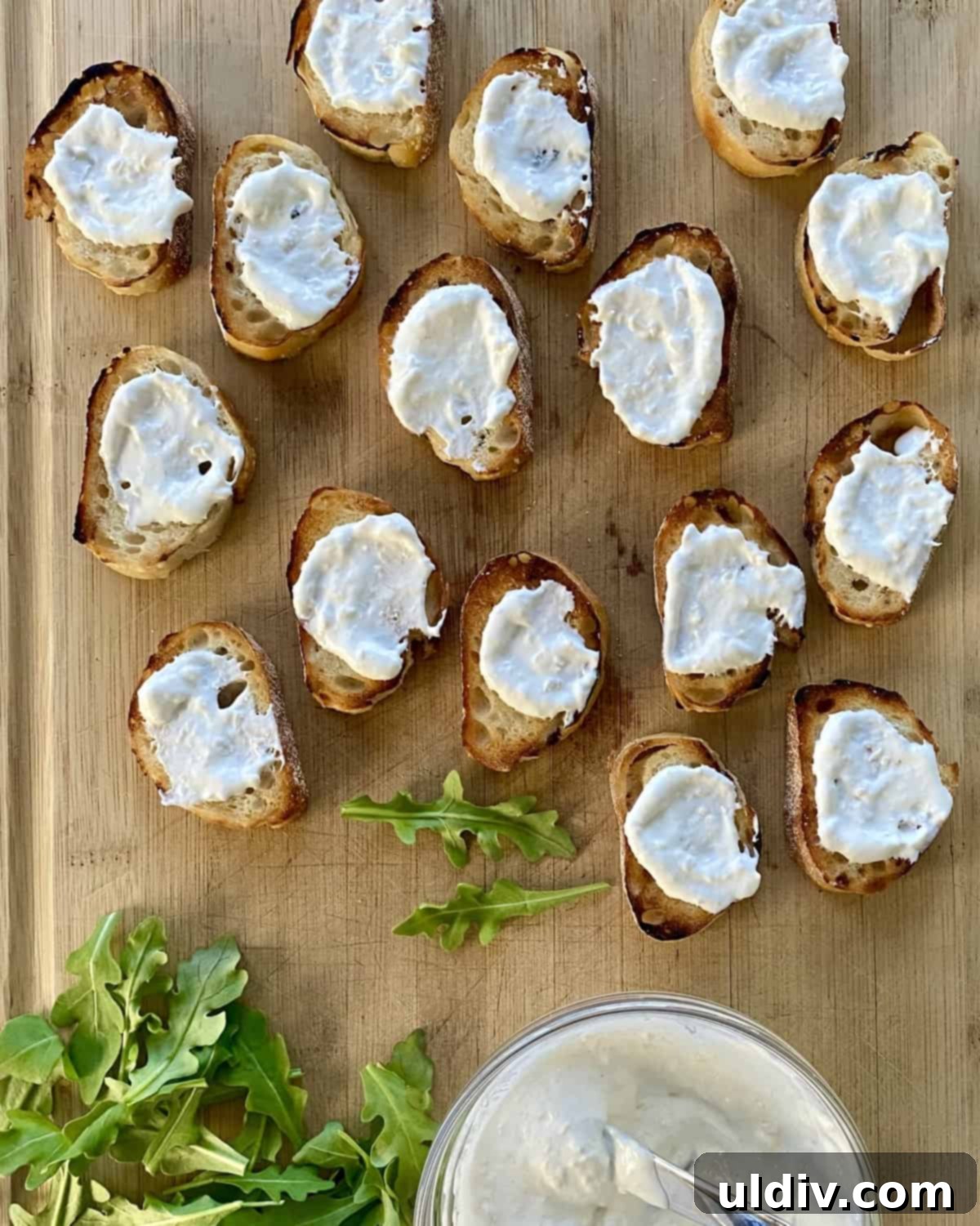 Zesty Roast Beef Crostini 5 crostini topped with horseradish cream