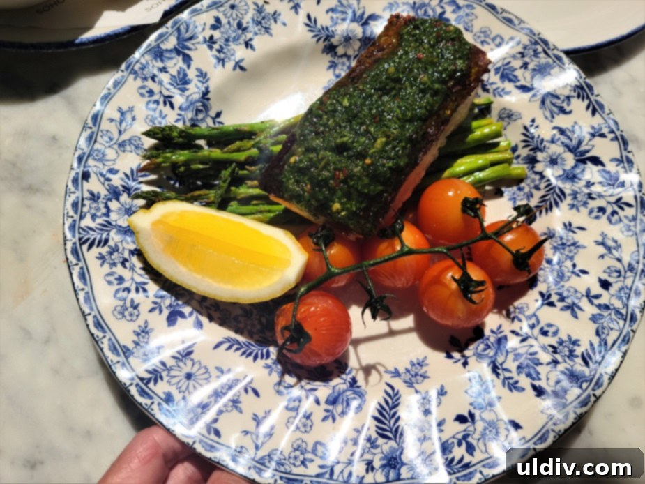 Perfectly cooked salmon with asparagus and tarragon pesto