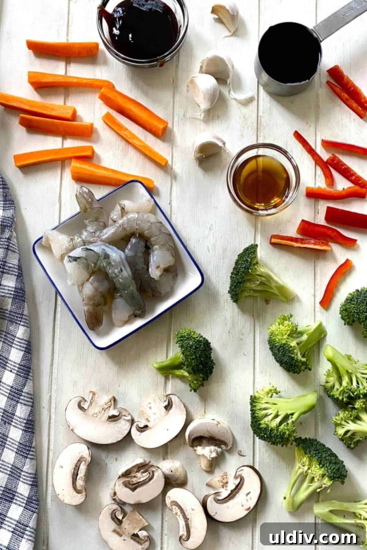 Sizzling Hibachi Shrimp with Colorful Vegetable Medley 3 shrimp, carrots, mushrooms, red pepper, broccoli, sesame oil, soy sauce.