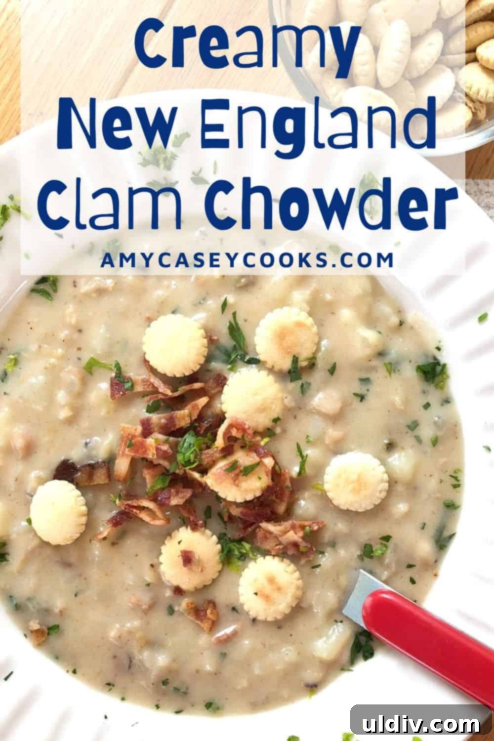 Classic Thick and Creamy New England Clam Chowder 4 Creamy clam chowder with bacon and oyster crackers, a comforting meal.