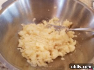 Boiled and mashed red potatoes