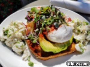 Lark in Boystown İncelemesi İşçi Bayramı Hafta Sonu Brunch'ı İçin Damak Şöleni 8 Avocado Toast with Crab Salad at Lark Chicago