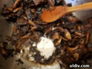 Adding flour to thicken mushroom liquid
