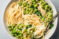 Creamy Parmesan Pasta with Sweet Peas: Quick Weeknight Recipe